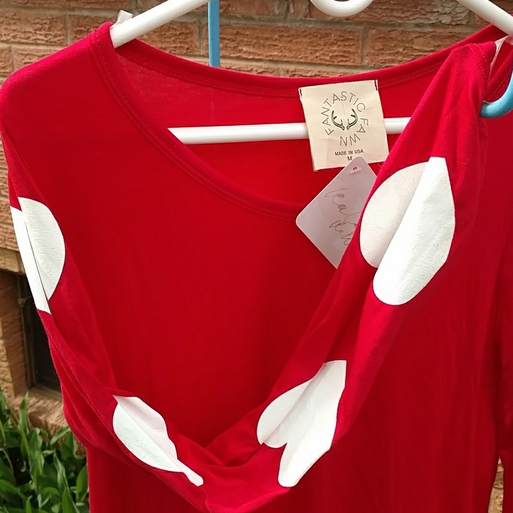 ❤️ Heart On Your Sleeve T-Shirt - Picture 7 of 7